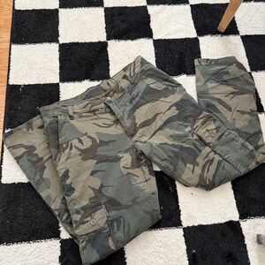 Wrangler Green Cargo Pants Durable Outdoor Wear